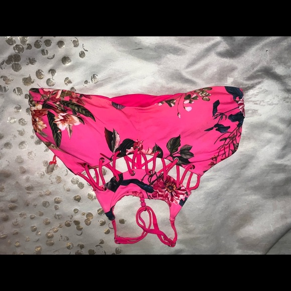 Rue21 Floral Bikini Top - Picture 1 of 2